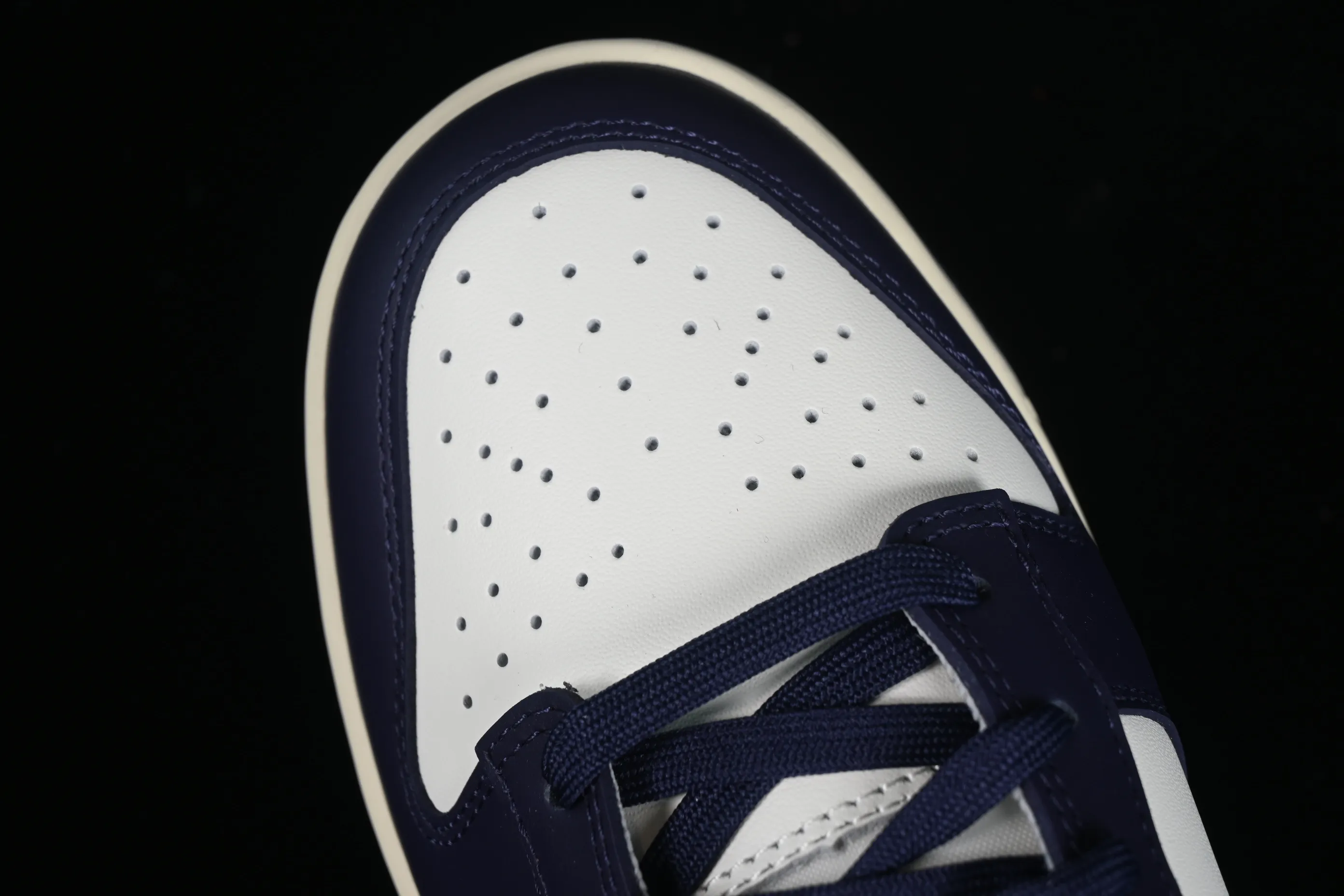 All Categories Nk SB Dunk Series Nk SB Dunk Low Low-top Casual Shoes Foreign Trade Version Nk Dunk Low Retro "Navy Blue" Purple Gold White SB Low-top Casual Shoes FV8106-181